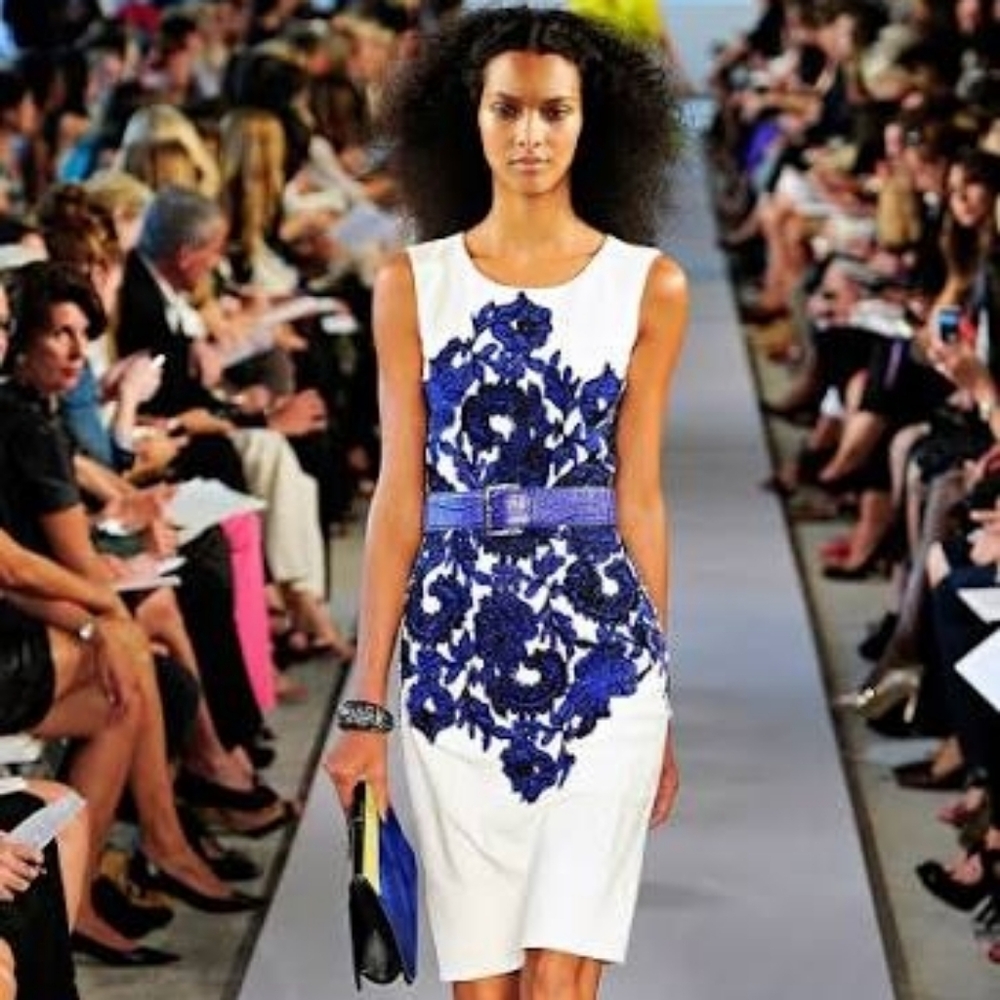 ^♡$3,700 OSCAR DE LA RENTA SILK WHITE ROYAL BLUE FLOWER EMBROID RUNWAY DRESS 10